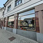 דירה Luxury Square דולני קובין