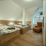 Lägenhet Luxury Square Dolny Kubin