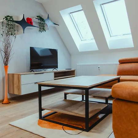 Luxury Square Apartment *